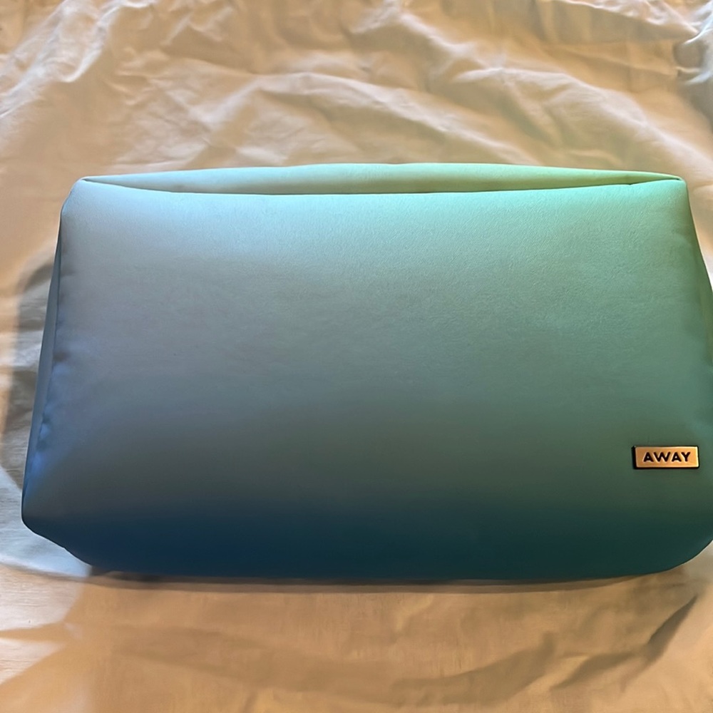 Away large toiletry bag